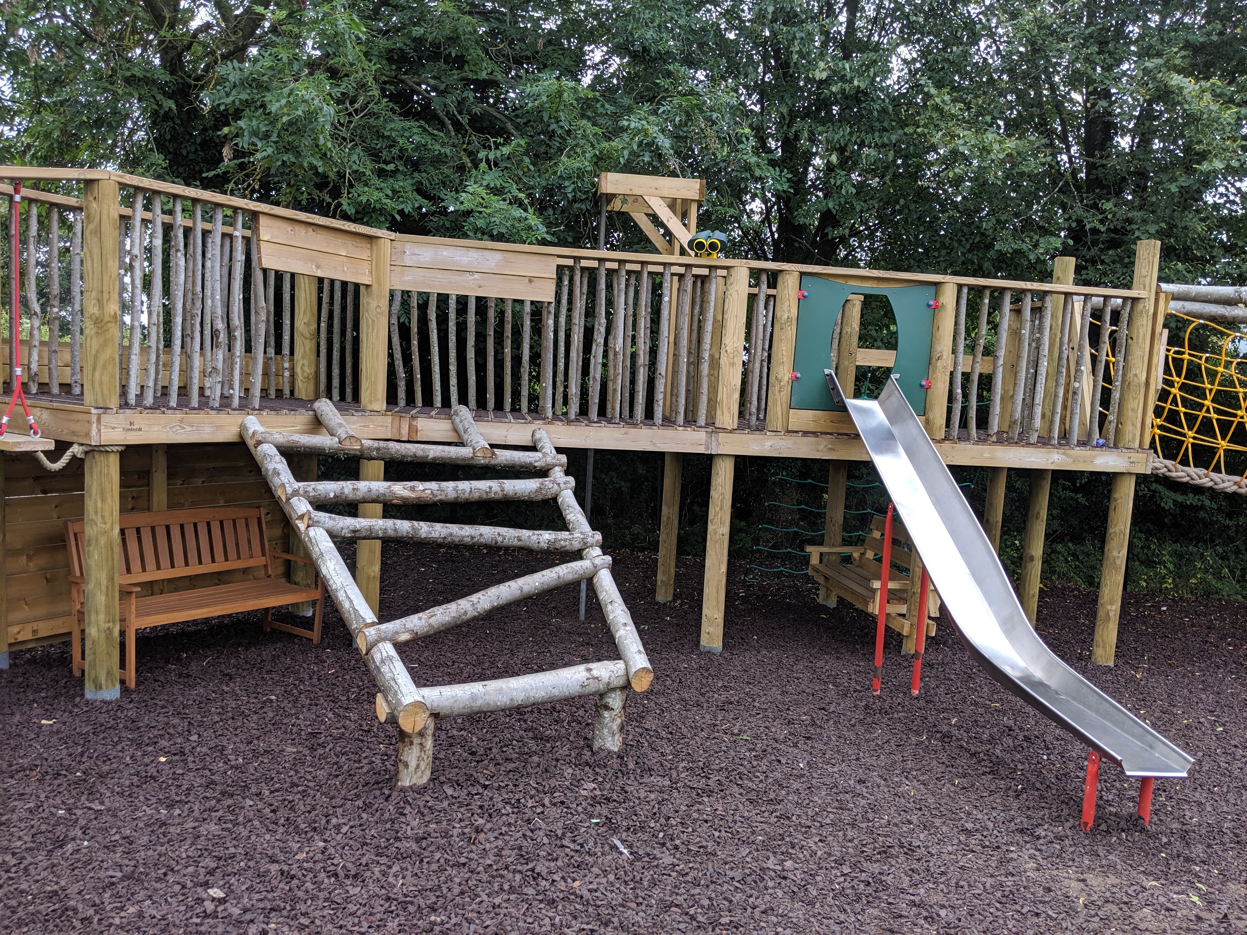 Wiggington Playground Review | Village shop | Tring, Hertfordshire | Free Time with the Kids